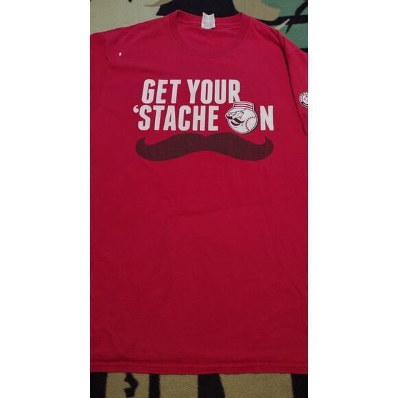 Cincinnati Reds Tee Shirt - Size: Medium   (0190) - Picture 1 of 5
